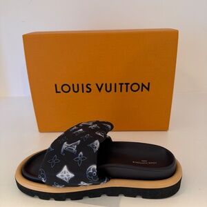 New Louis Vuitton Pool Pillow Flat Comfort Mule Slides Size 35